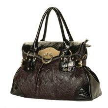 時(shí)尚搭配指南 女包與服飾的完美結(jié)合