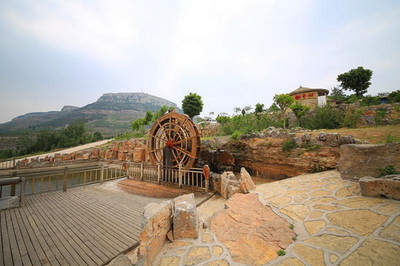 走進石頭部落,感受不一樣的風(fēng)土人情!