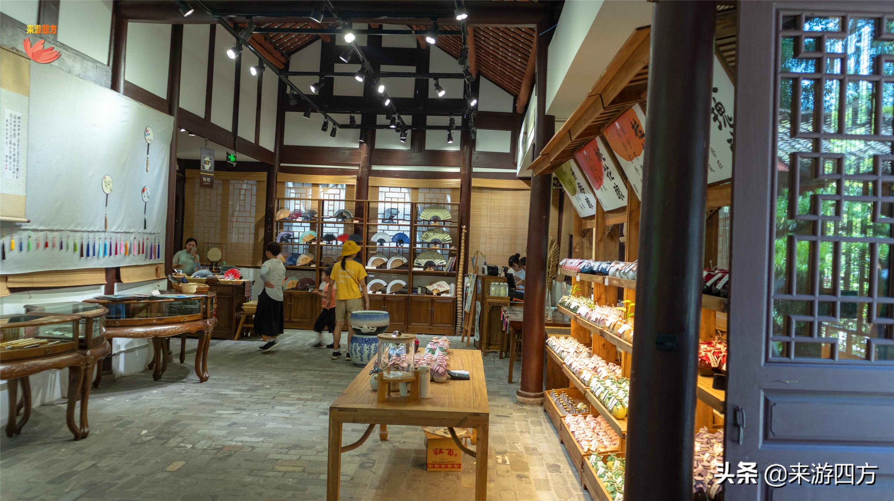 成都亞丁十日行之杜甫草堂,始于公元759,中國文學史圣地