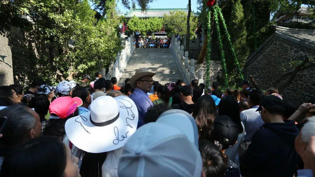 黃金周第三天,蓬萊閣客流持續(xù)增長(zhǎng),旅游秩序井然